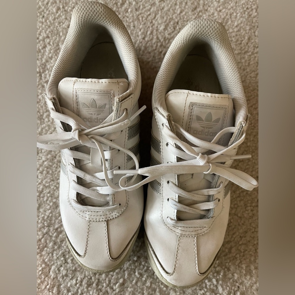 Adidas Samoa sneakers